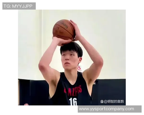 余嘉豪社媒热议杨瀚森NBA首扣篮瞬间引发球迷热烈讨论