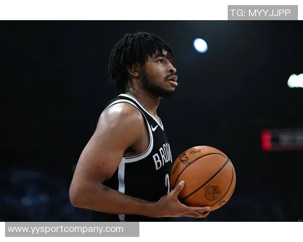 卡梅隆托马斯在进攻中偏爱持球突破而非迅速决策的表现分析