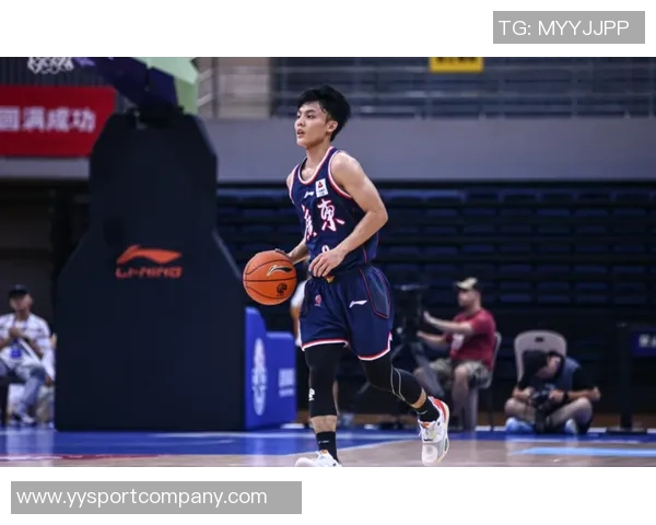 郭艾伦挑战极限负重深蹲成绩惊人20个获满分引发媒体热议